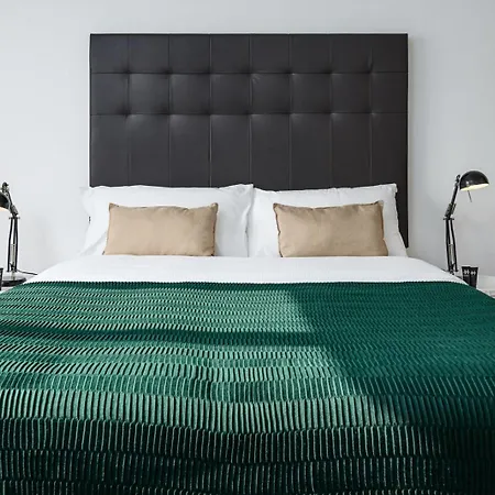 Lejlighed Stylish Two-Bedroom Apartment Near Fiera Milano Milano